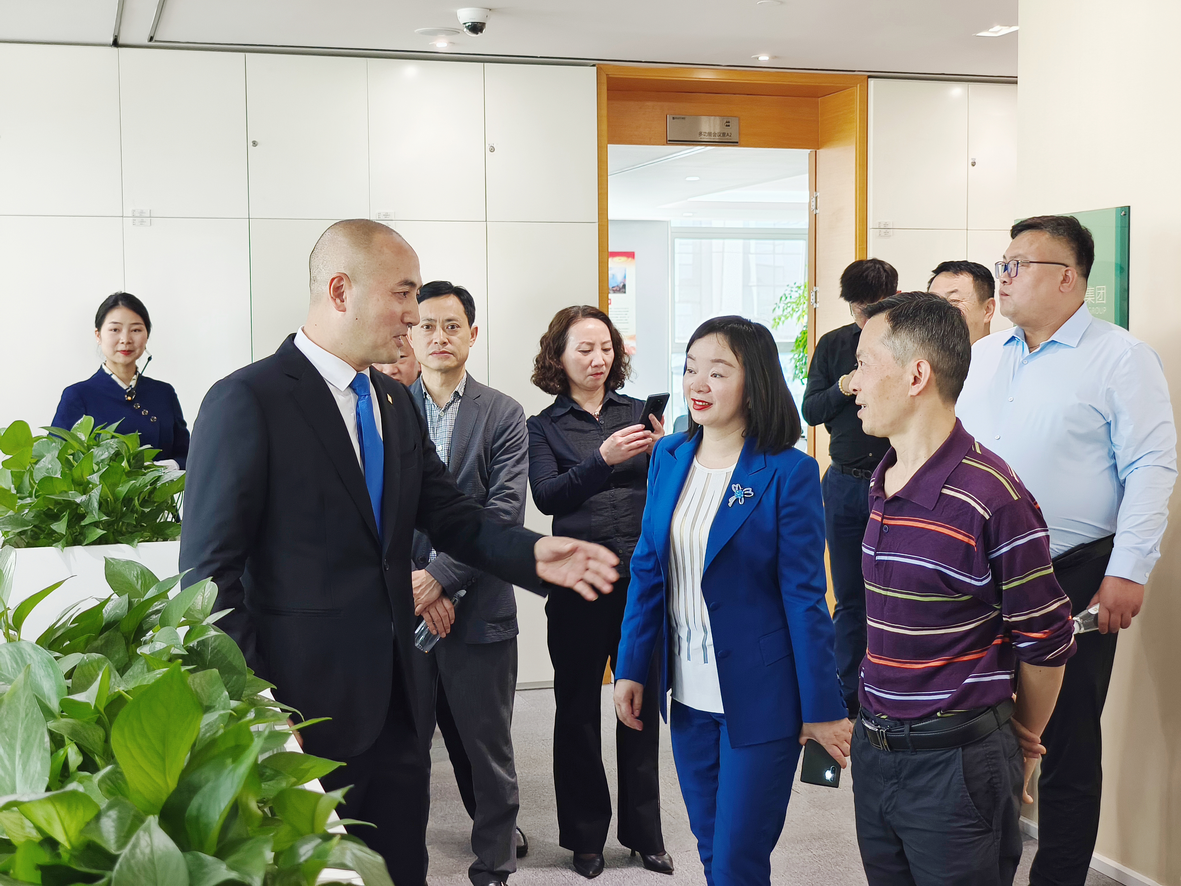 f4696433-c458-4070-8f50-96f0f1490bb1 f4696433-c458-4070-8f50-96f0f1490bb1